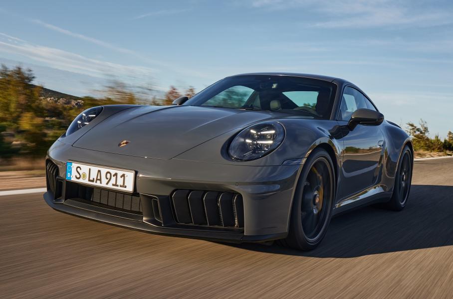 Представлен первый в истории гибридный Porsche 911