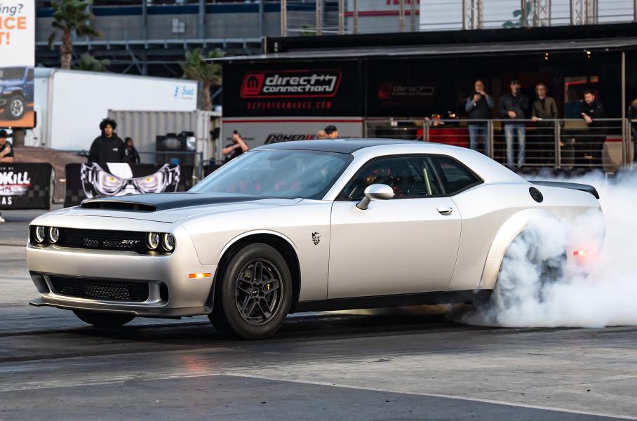 Углепластиковое колесо от Dodge Challenger продают по цене Lada Granta Sportline