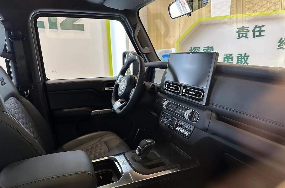 Представлен китайский вездеход BAW 212 с советской родословней