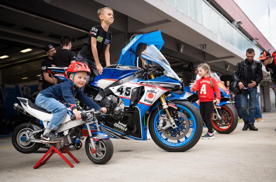 В России стартует чемпионат по мотогонкам Motoring