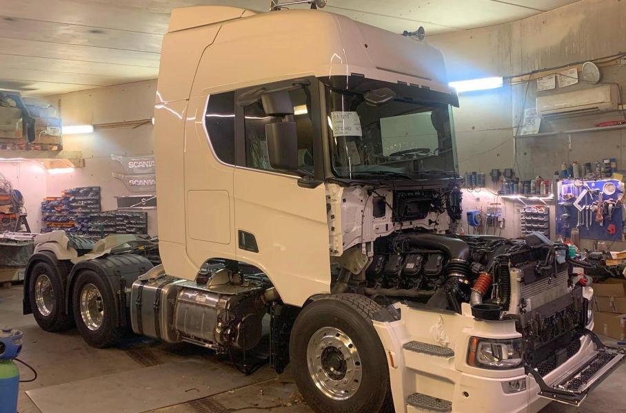 По этой фотографии с незакрытой колёсной аркой понятнее, как осуществляется переделка