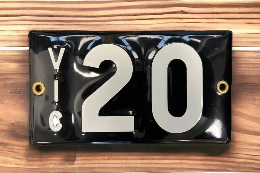 В Австралии «красивый» двухзначный номерной знак продали за 150 миллионов рублей