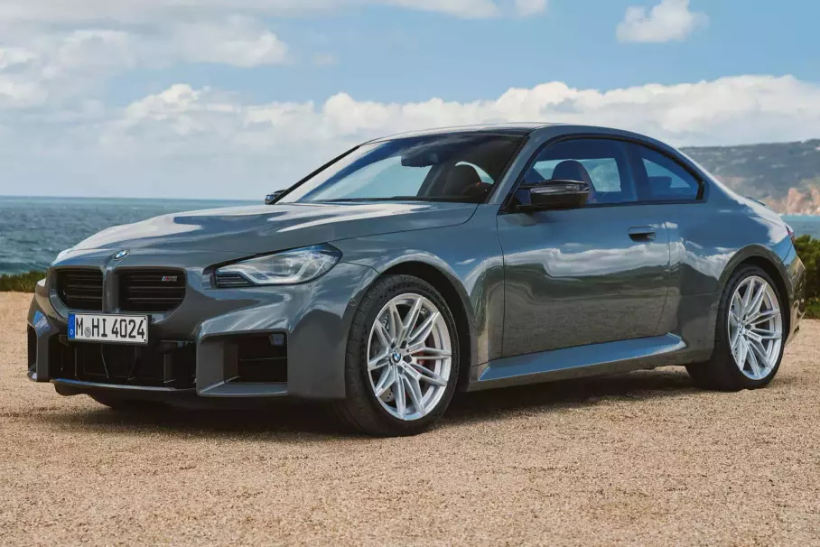 Обновлённое купе BMW M2, самый быстрый в мире электрокар Aspark SP600 и пятидверный MINI Cooper: главное за неделю