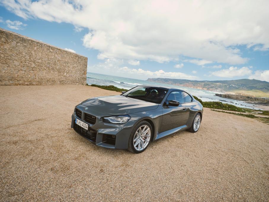 Обновлённое купе BMW M2, самый быстрый в мире электрокар Aspark SP600 и пятидверный MINI Cooper: главное за неделю