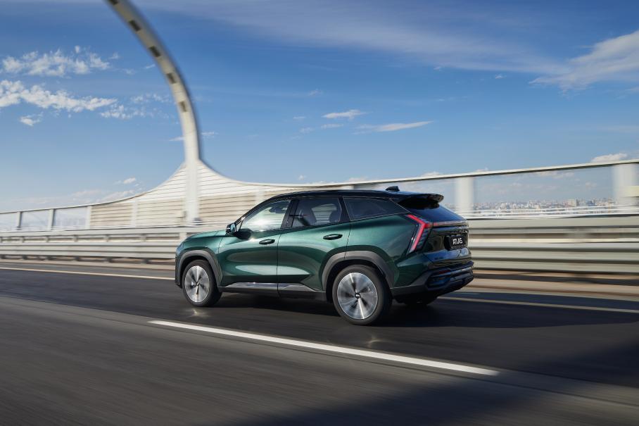 Полноприводный Geely Atlas