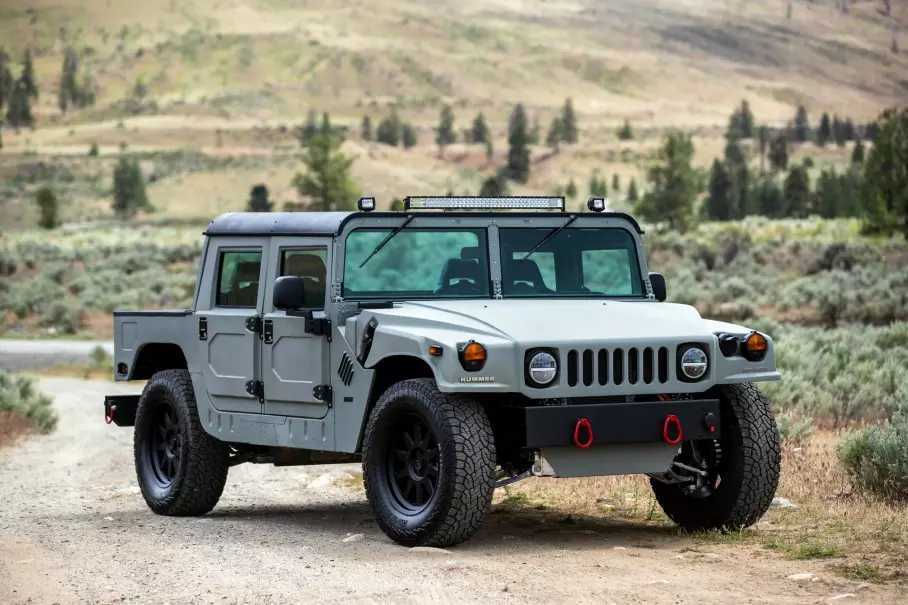 Hummer H1 превратили в электрокар мощностью более 1000 лошадиных сил