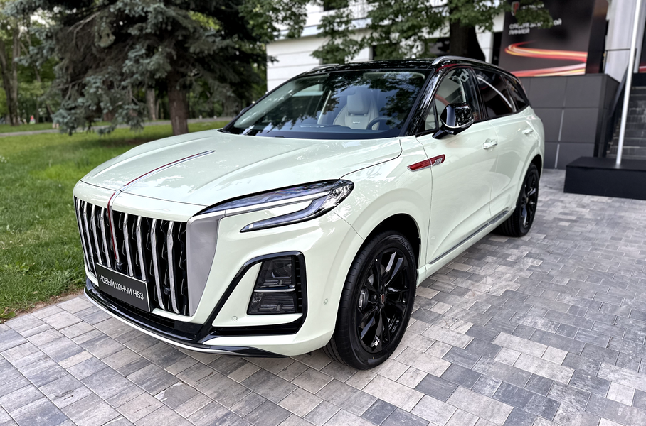 Самый дешевый Hongqi: в России представлен кроссовер HS3