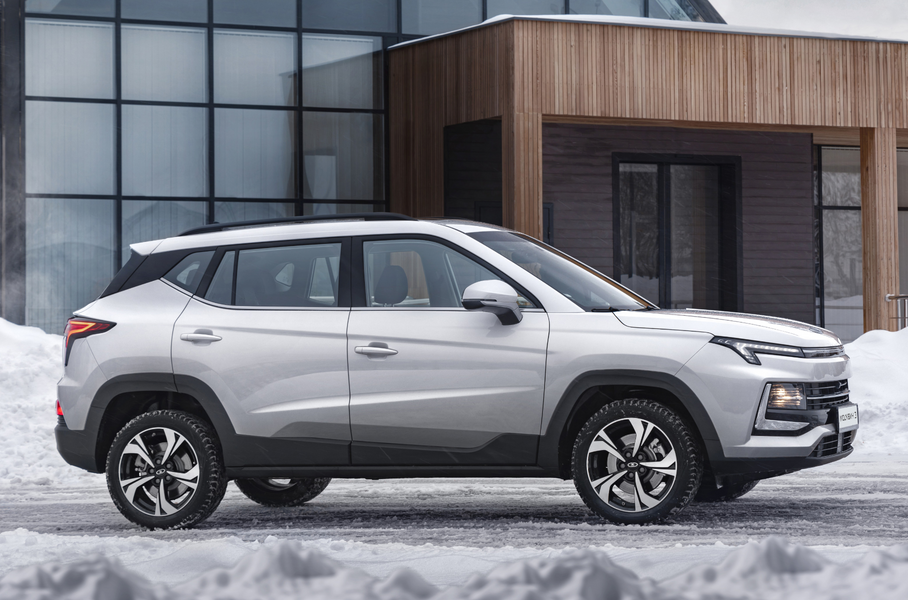 Кроссовер «Москвич 3» с начала года подешевел почти на полмиллиона рублей