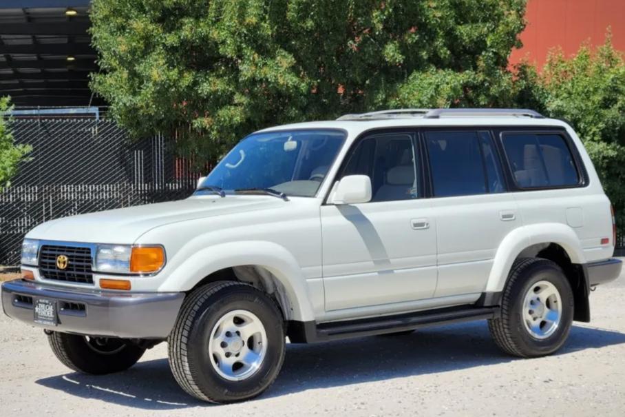 27-летний Toyota Land Cruiser пустили с молотка за рекордную сумму