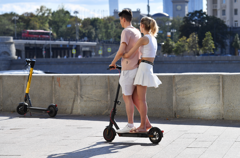 Скорость электросамокатов в Москве принудительно снизили до 20 км/ч