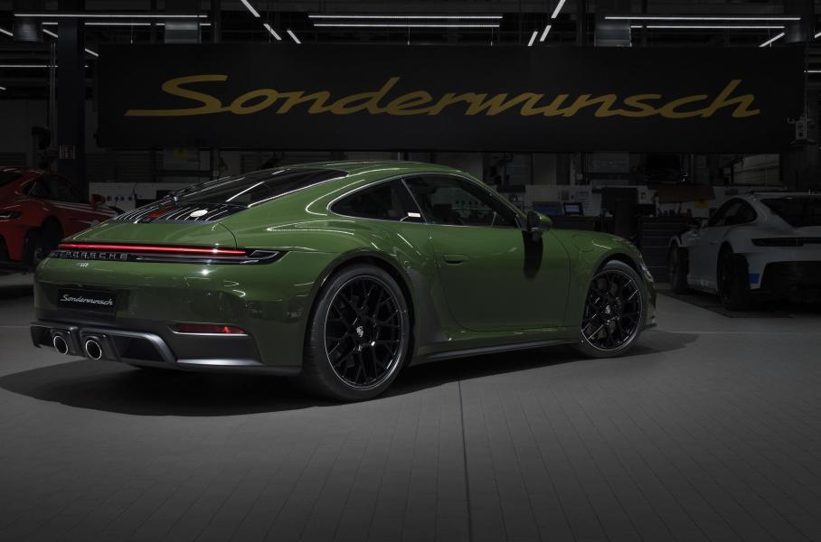 Porsche 911 получил особую версию с испанскими мотивами