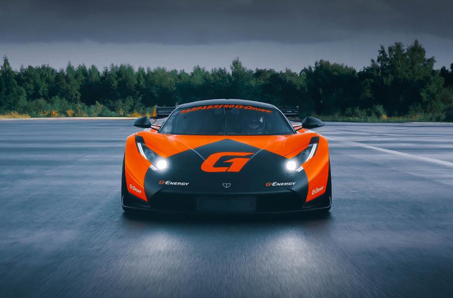 Гоночный суперкар Rossa LM GT ранее был заявлен именно на этот этап, но дебют российского автомобиля в гонках скорее всего состоится позже — мы следим на серией REC и будем держать вас в курсе