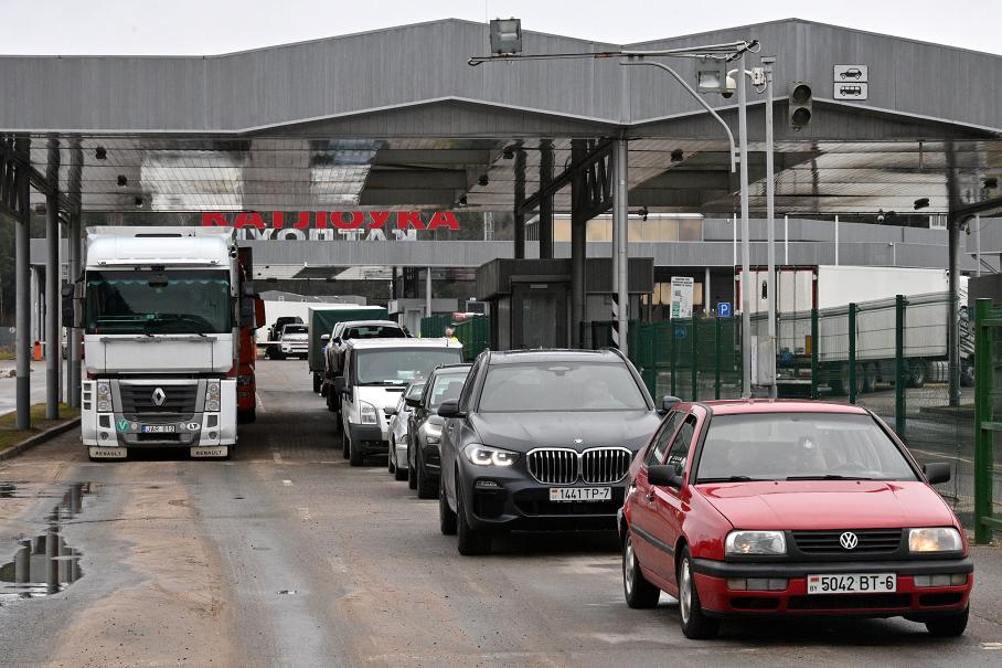 Литва запретила въезд автомобилям с белорусскими номерами