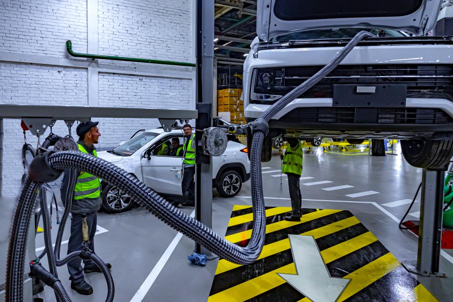 «Москвич» ушел на каникулы, производство автомобилей приостановлено