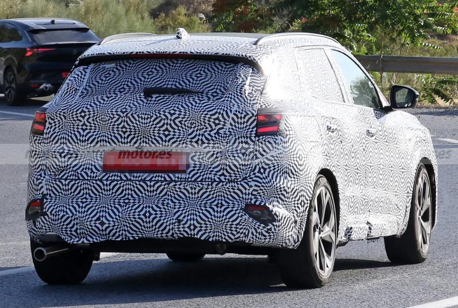 Renault обновит кроссовер Austral: первые шпионские фотографии