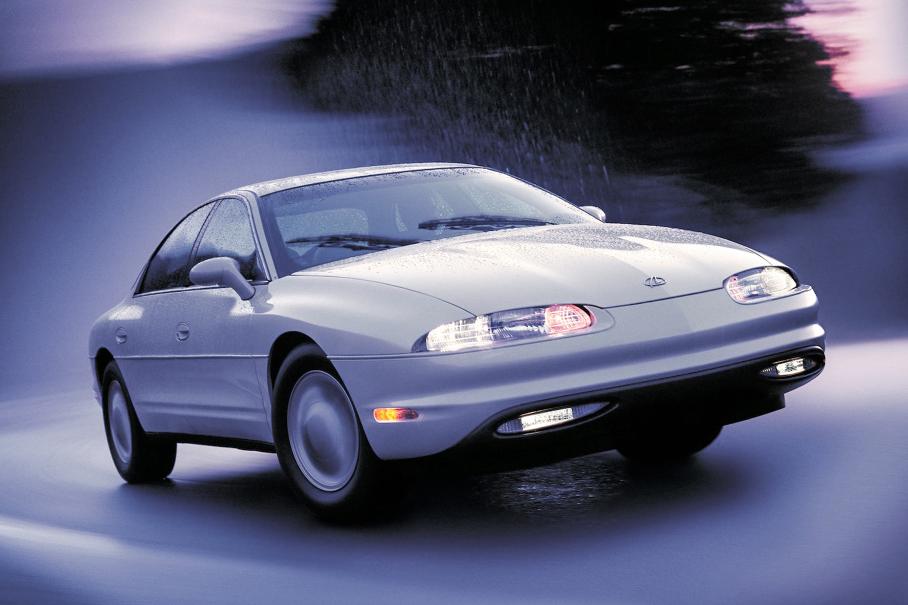 30 лет Oldsmobile Aurora