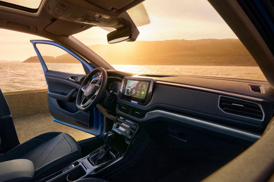Volkswagen показал салон нового кроссовера с «атмосферником»