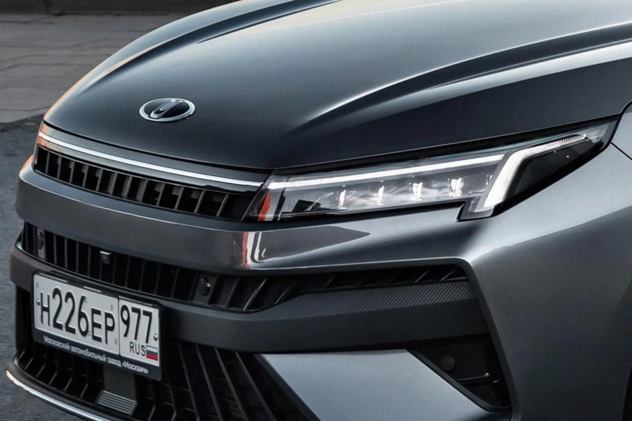 Коммерческий директор завода ответил, что отечественного в новых «Москвичах»