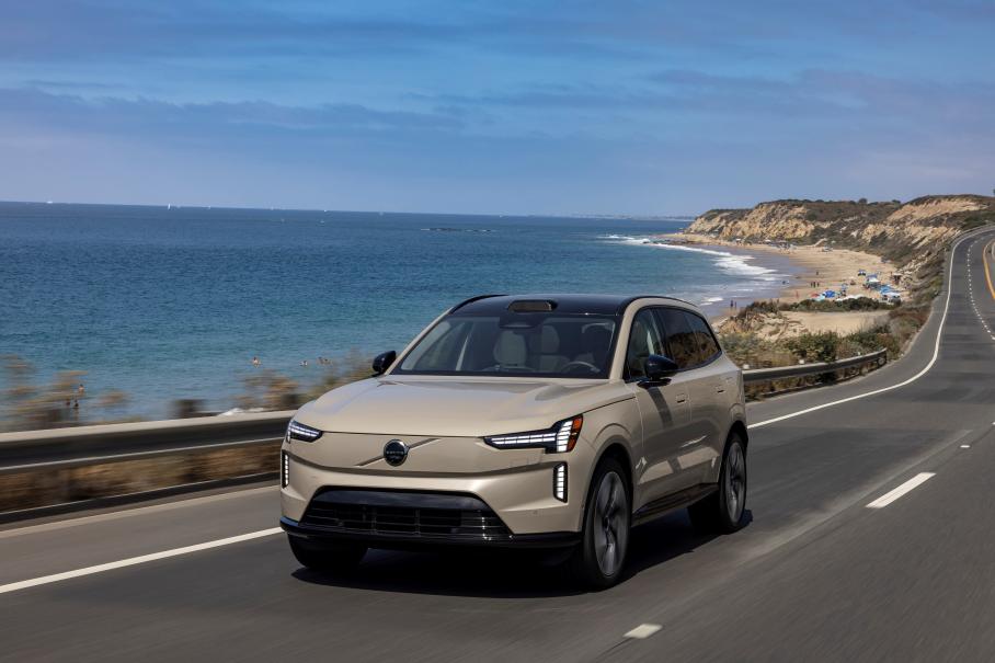 Volvo отказалась от идеи полного перехода на электрокары, и вот почему