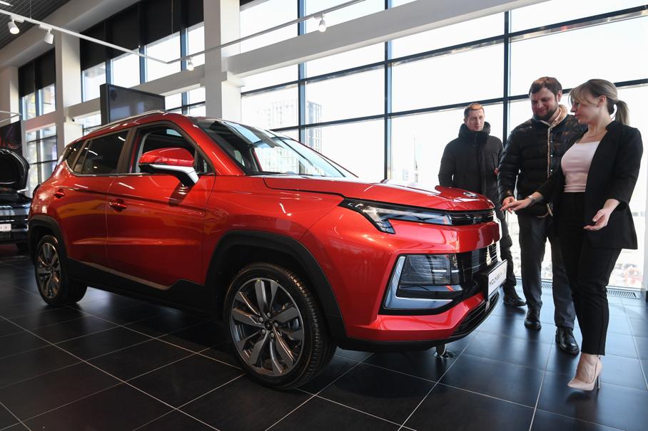 Стало известно, насколько в России подорожают автомобили до конца года