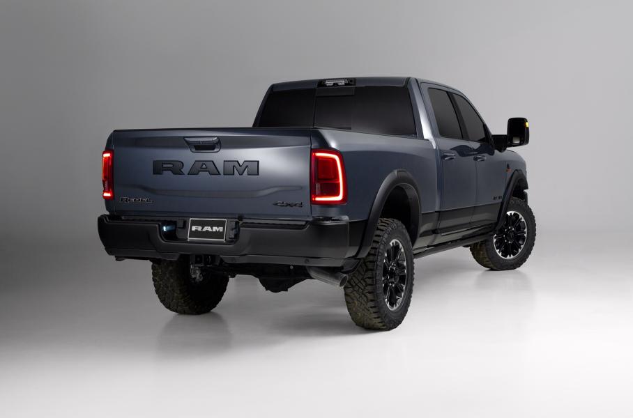 Тяжелые пикапы Ram получат новый дизайн