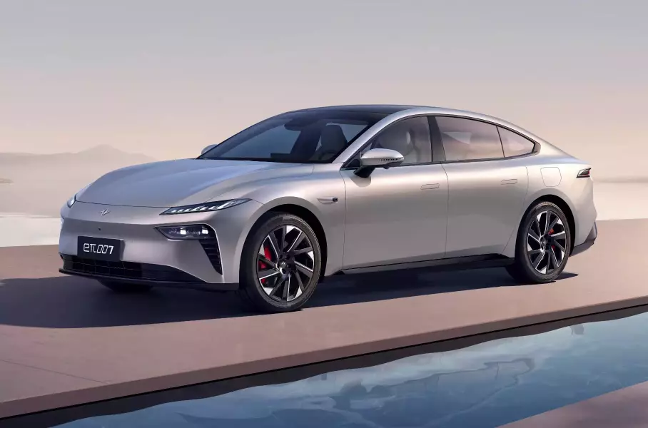 Лифтбек Dongfeng eπ 007 добрался до Беларуси: объявлены цены