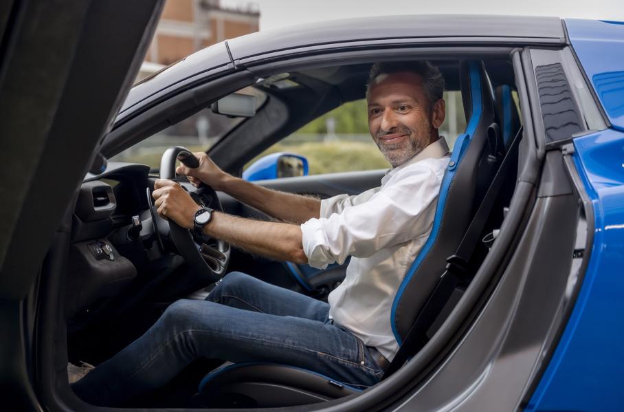 Судя по выражению лица Этторе Мазерати, MC20 пришёлся ему до душе.