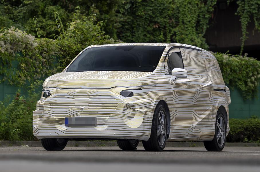 Новое семейство вэнов Mercedes-Benz: первые фотографии