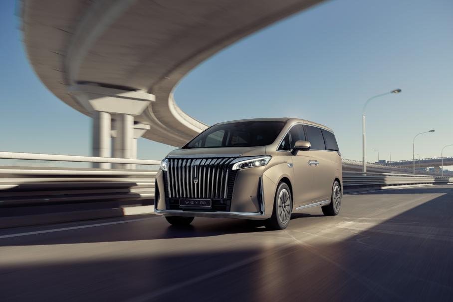 Объявлена стоимость премиального гибридного минивэна Wey 80 в России