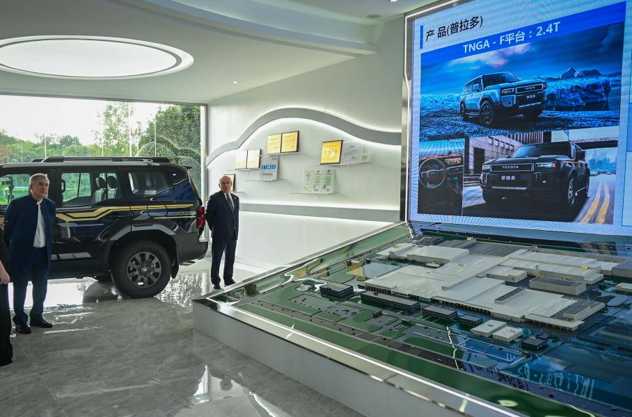 Глава региона России посетил производство нового Land Cruiser в КНР