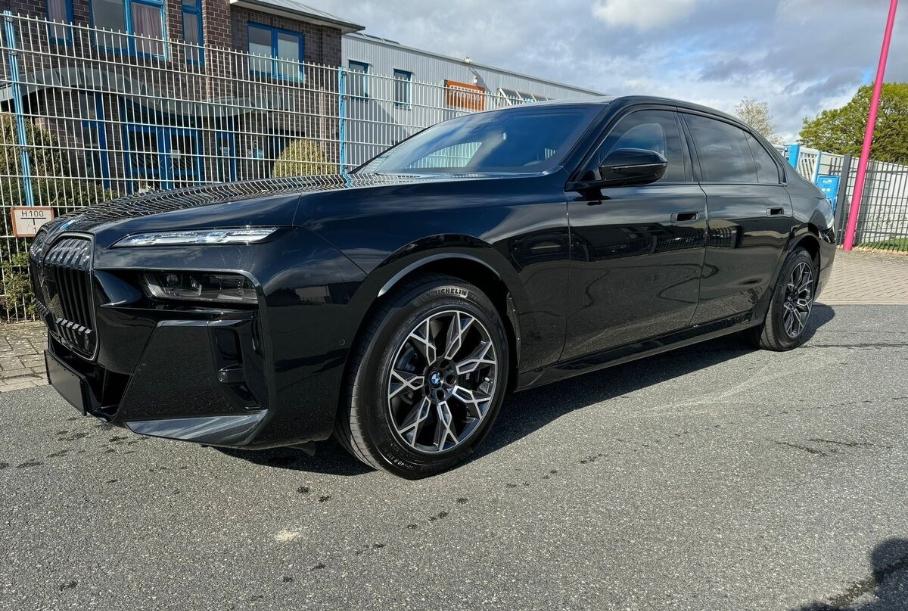 Сколько стоит самый дорогой автомобиль BMW в России