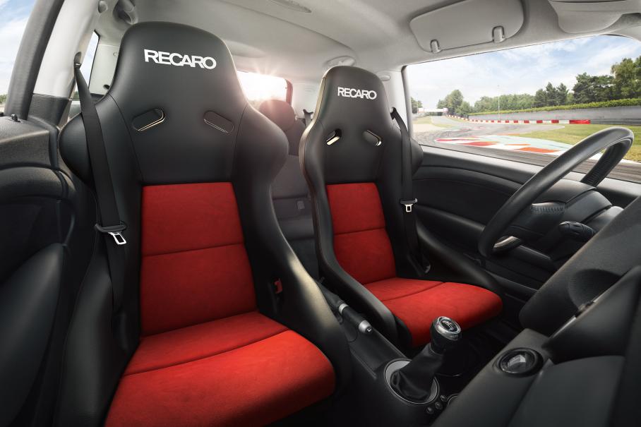 Фирма Recaro спасена от банкротства