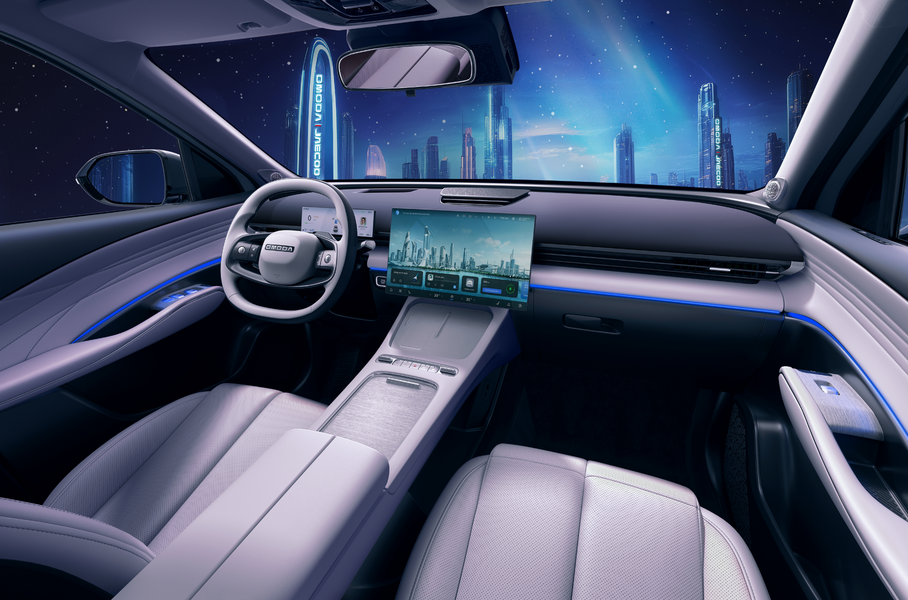 «Танцующая» подсветка и большой дисплей: Omoda показала салон C7 для России