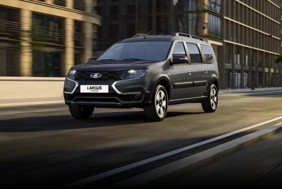 Универсалы Lada Largus Cross поступили в автосалоны
