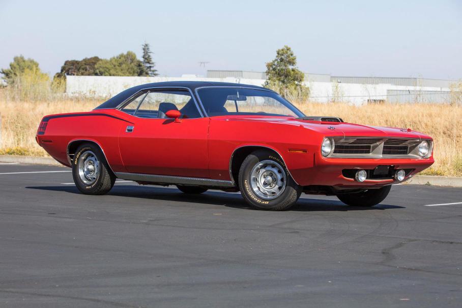 В августе 2024 года этот Plymouth 'Cuda Hardtop 1970 года [продали](https://cars.bonhams.com/auction/29263/lot/201/1970-plymouth-cuda-hardtop-chassis-no-bs23v0b100413/) на аукционе Bonhams Cars в Калифорнии за 112 000 долларов.