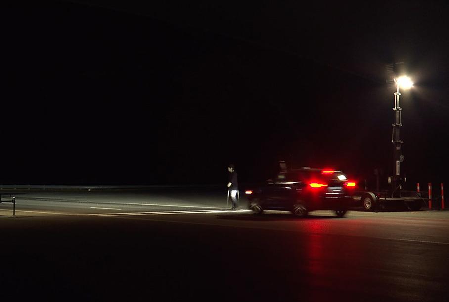 Светоотражающая одежда для пешеходов может быть опасна на дорогах. И вот почему