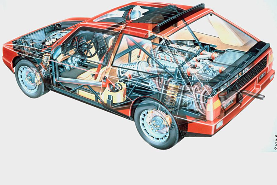 Система полного привода с межосевым дифференциалом настраивалась в зависимости от типа покрытия. На гравии распределение крутящего момента между передней и задней осью — 30:70, а на асфальте — 25:75