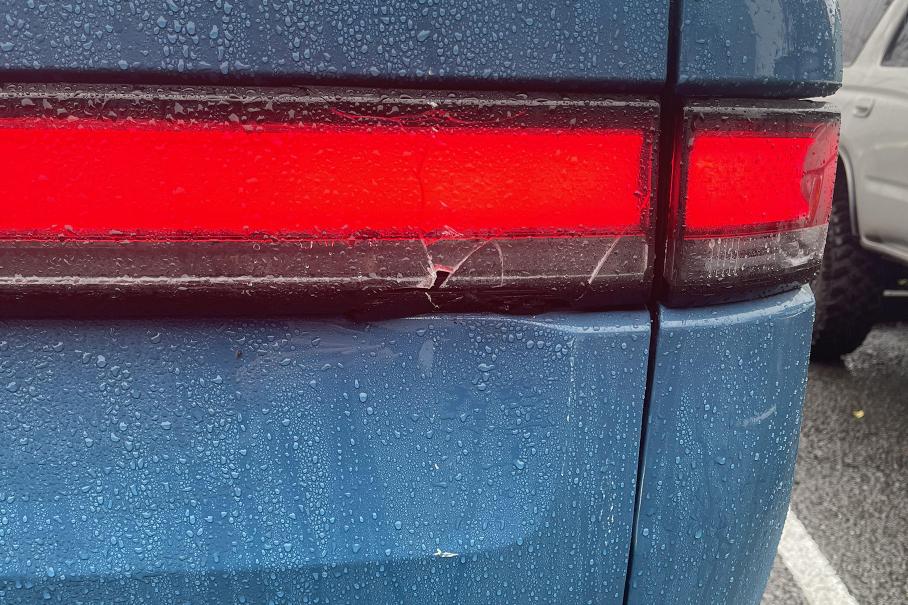 Восстановление Rivian R1T после мелкого ДТП обошлось владельцу в 750 тысяч рублей