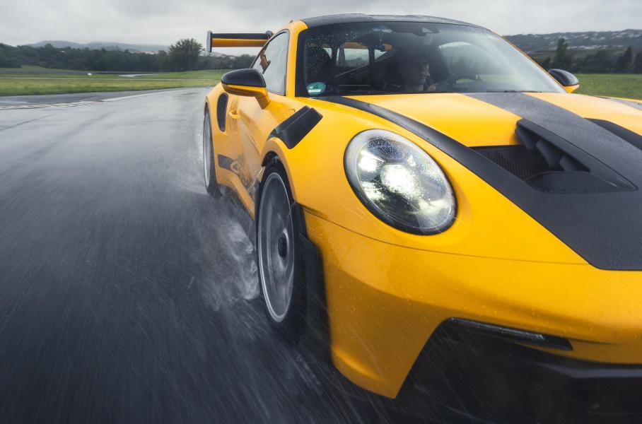 Porsche 911 GT3 RS получил особые дождевые шины