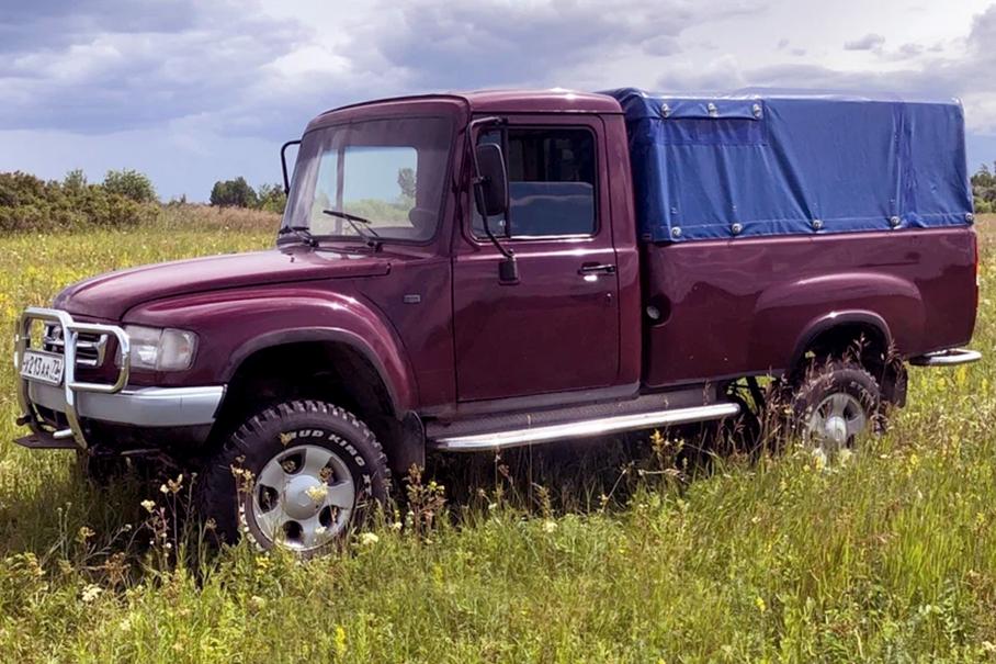 В России продают редкий 25-летний пикап «Атаман» по цене топового Chery Tiggo 8 Pro Max