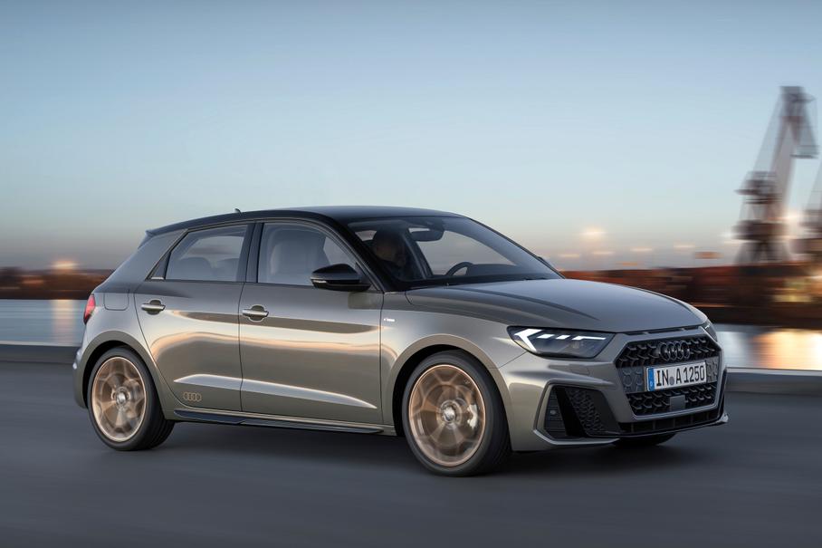 Новый Audi A1: виртуальная приборка и 200-сильный мотор