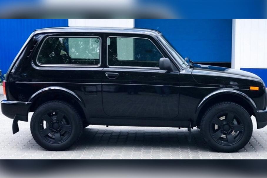 Китайцев восхитила старая Lada Niva на ледяной гоночной трассе