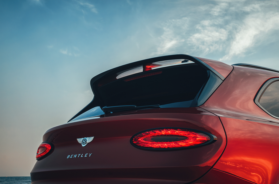 Bentley выбрала два имени для «маленького Bentayga»
