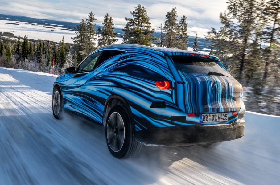 Mercedes-Benz показал новый электрический GLC