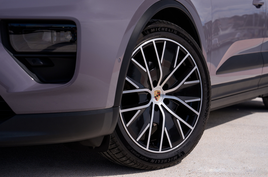 Porsche выпустит новый бензиновый кроссовер