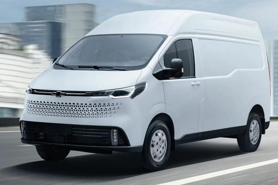 Компания Chevrolet начала продажи конкурента Ford Transit