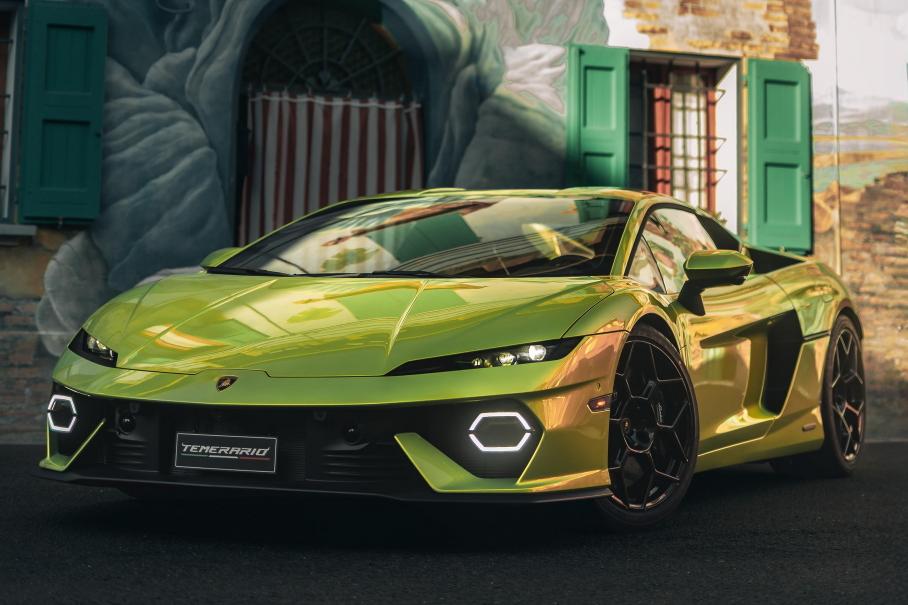 Lamborghini похвасталась рекордами доходов и продаж