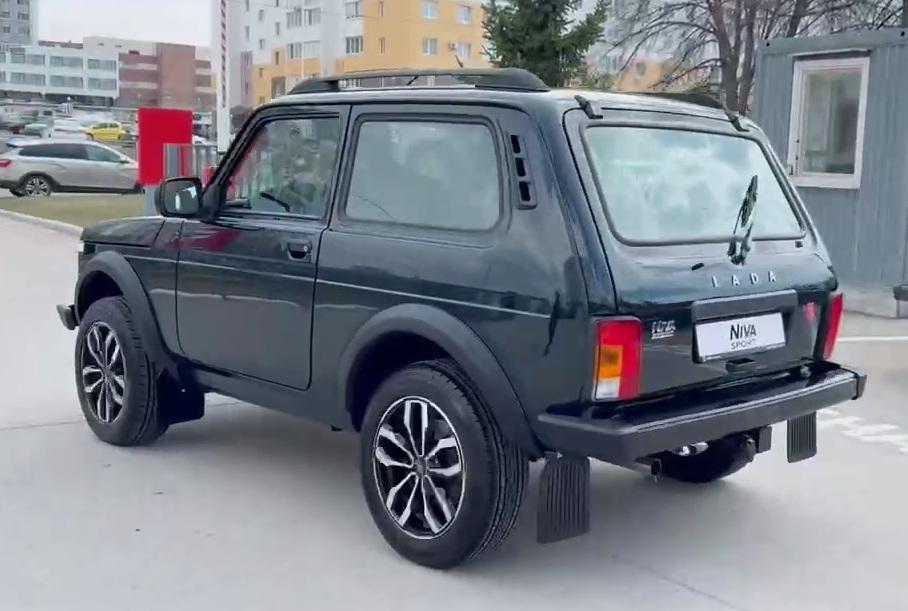 Выяснилось, кто стал покупателем первой Lada Niva Sport
