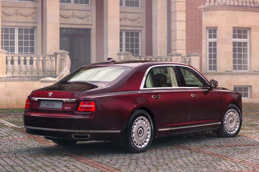 Дилеры открыли прием заявок на Aurus 2025 года выпуска: цены