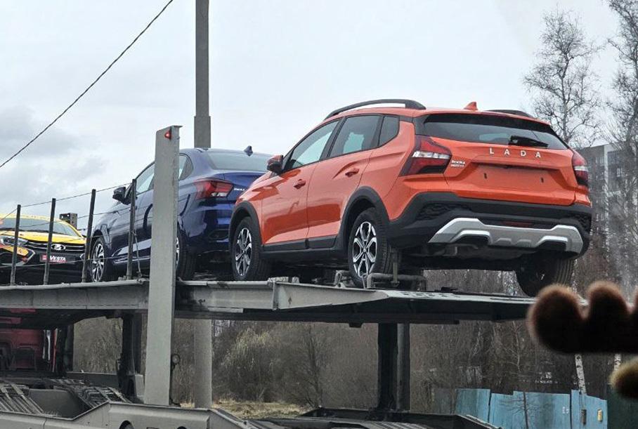 АвтоВАЗ отправил первые Lada Iskra в дилерские центры